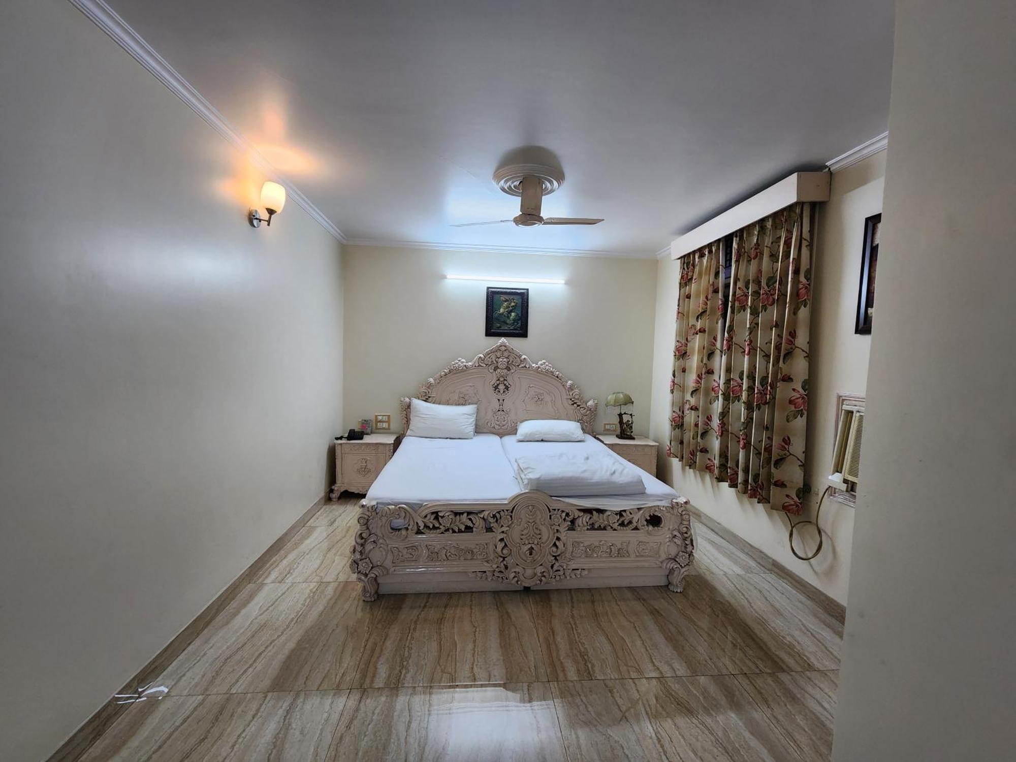 Hotel Mayur Deluxe 메루트 외부 사진